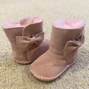 Like new baby uggs